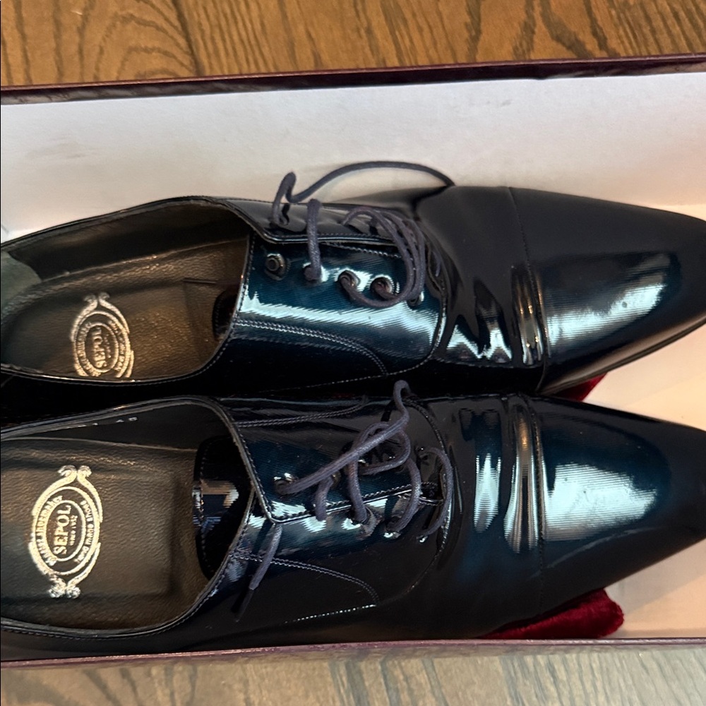 Elegant Dark blue Man’s dress shoes.